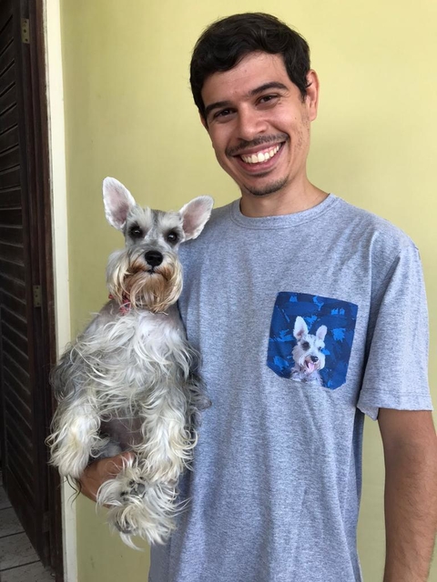 Camiseta com Bolso Personalizado