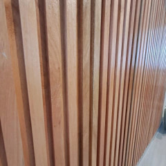 Revestimiento Varillado de Madera de Saligna (Eucalipto) - tienda online