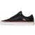 Tênis Vans Old Skool VI Kakinho na cor preta com detalhes em vermelho e logo na lateral.