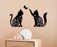 GATOS JUGANDO