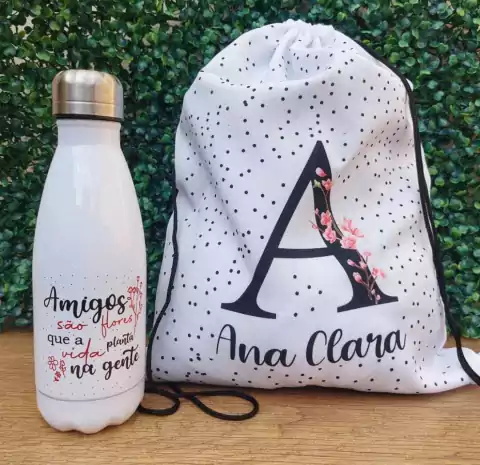 Garrafa Inox Térmica Branca 500ml + Mochila Saco Com Nome (Amigos São Flores Que A Vida Plantou No Nosso Jardim)