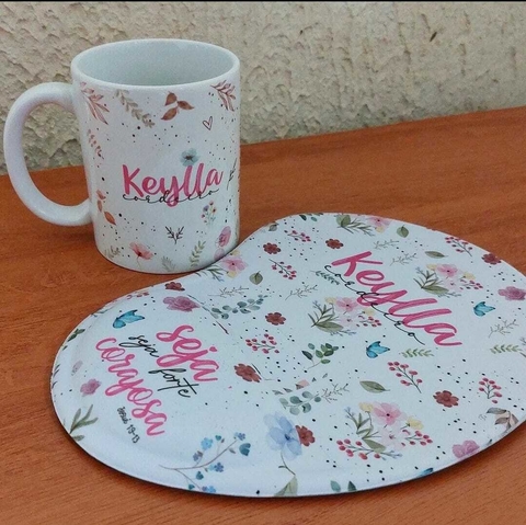 Caneca Cerâmica Branca + Mouse Pad com Apoio Floral