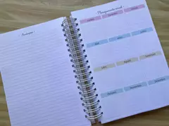 CADERNO A4 UNIVERSITÁRIO - Inicial Floral na internet