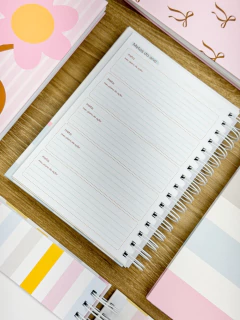 Agenda Quadriculado Arco-Irís 2026 - comprar online