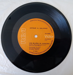 Durval De Souza / Arthur & Galahad - A Santa Terrinha / Cem Milhões De Corações - Discos The Vinil