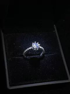 Anel solitário Dália