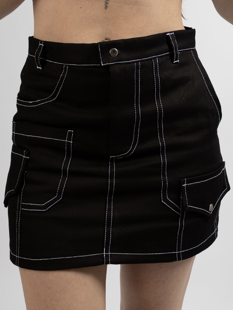 Short saia Maitê preto - G - comprar online