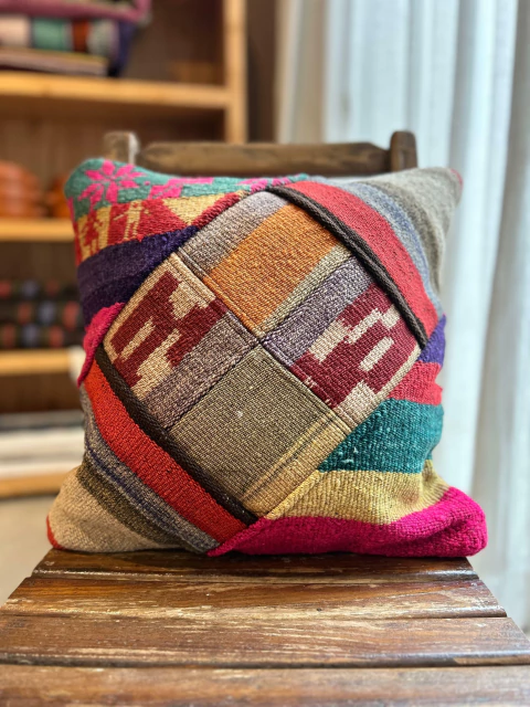 Almohadón al telar lana de oveja 40x40 - comprar online