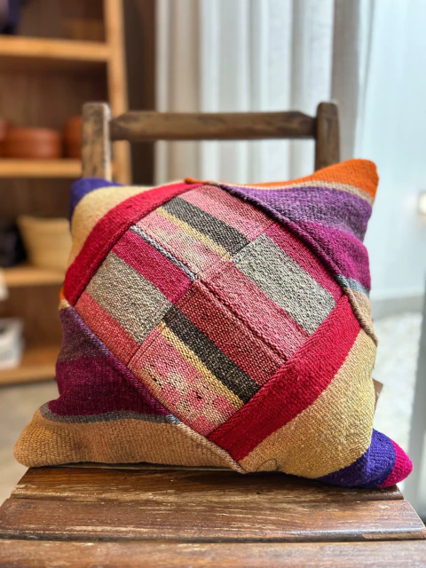 Almohadón al telar lana de oveja 40x40 - comprar online