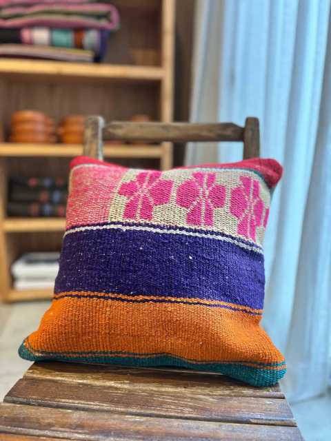 Almohadón al telar lana de oveja 40x40 - comprar online