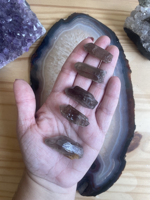 Ponta de Quartzo Fumê Natural - Foco e proteção
