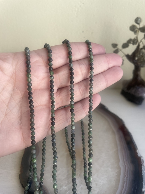 Colar Esmeralda 3mm multifacetado - Abundância - comprar online
