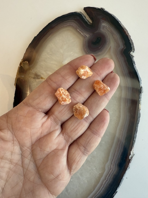 Brinco Calcita Laranja - Alegria e Criatividade - comprar online