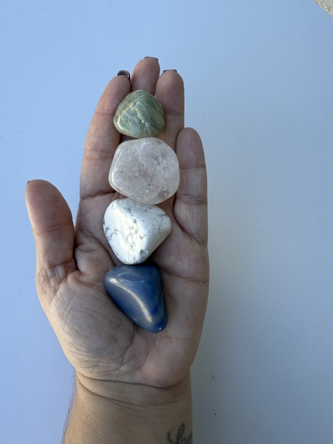 Kit Ansiedade e Medo - Howlita, Água Marinha, Quartzo Cristal e Quartzo Azul - comprar online