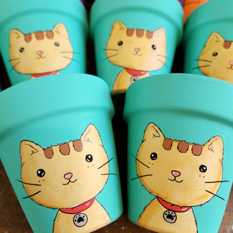 MACETA PINTADA A MANO GATO LATTE - DOS CRONOPIOS