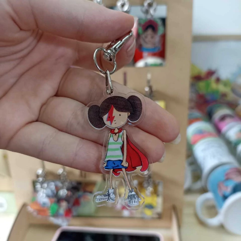 Llavero Acrílico Clementina Bowie – Ilustración Original con Estilo Rock - comprar online