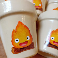 MACETA PINTADA A MANO CALCIFER - DOS CRONOPIOS