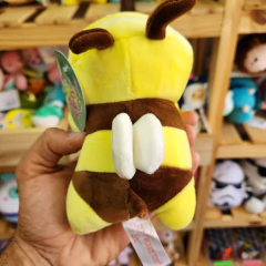 Peluche Kawaii de pingüino con pijama de abeja - Dos Cronopios