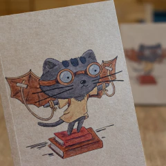 Libreta A6 Gato Pelusa con alas de cartón – Papel Ecológico + Ilustración Original en internet