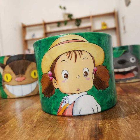 MACETA PINTADA A MANO MEI (TOTORO) CILINDRO - DOS CRONOPIOS - comprar online