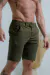 Bermuda OXN Sarja Alfaiataria Slim Verde Militar - comprar online