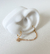 Earcuff cravejado Ostra