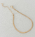 Pulseira fita delicada na internet