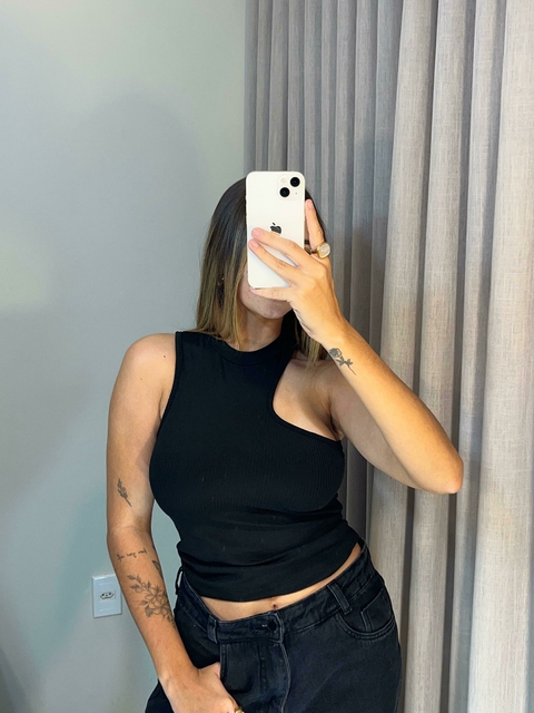 Blusa Assimétrica Canelada