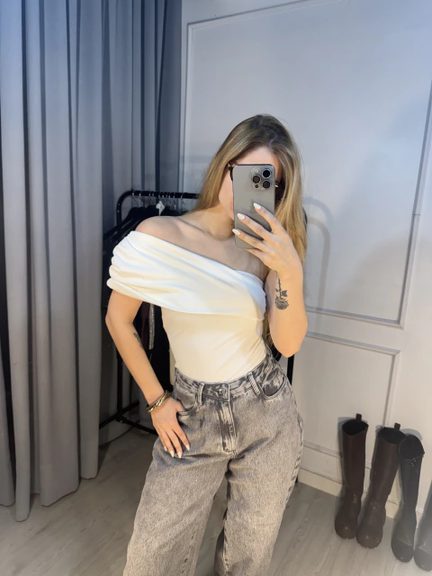 Blusa Um Ombro Branca