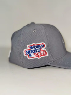 Gorra cerrada curva NY NEW ERA 9006 en internet