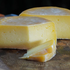 Queijo Colonial de Vaca - 400g na internet