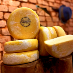 Queijo Canastra Pedacin da Serra 500g -  Fusqueijão | Produtos da Roça - Procês da Cidade