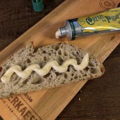 Bisnaga de Creme de Parmesão Kraeuterkaese - 90g -  Fusqueijão | Produtos da Roça - Procês da Cidade