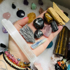 Kit de Proteção e Limpeza Energética - Cristais + Palo Santo - comprar online