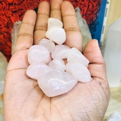 Quartzo Rosa - pedra rolada - Amor e autoestima - comprar online