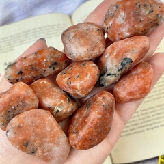 Calcita Laranja - Alegria - Pedra rolada na internet