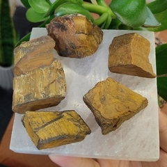 Olho de Tigre - pedra bruta - Coragem - comprar online