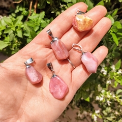 Pingente de Opala Rosa - Ametysta - Loja de Cristais e Produtos de Bem Estar, Holísticos e Místicos