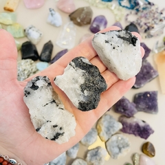 Pedra da Lua bruta - Autoconhecimento e Espiritualidade - comprar online