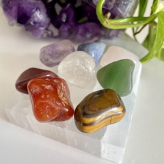 Kit Cristais dos 7 Chakras + Selenita - Equilíbrio Energético - pedras roladas