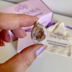 Pingente de Geodo de Ágata - Equilíbrio e Harmonia- Equilíbrio e Harmonia - Ametysta - Loja de Cristais e Produtos de Bem Estar, Holísticos e Místicos