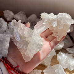 Drusa de Cristal Quartzo Branco - Purificação e Expansão - Ametysta - Loja de Cristais e Produtos de Bem Estar, Holísticos e Místicos