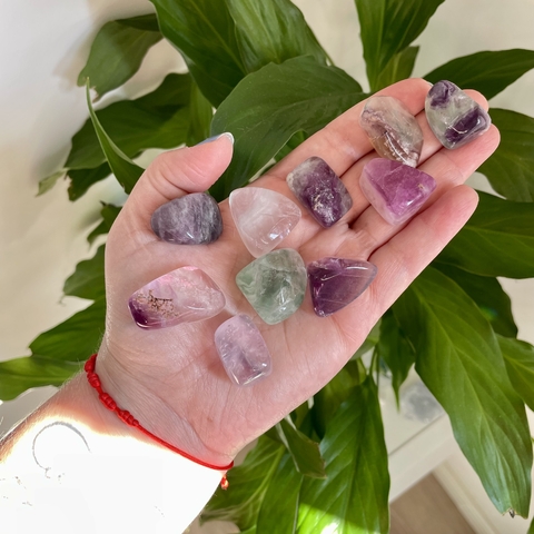 Fluorita Multicolorida - Pedra rolada - Renovação e Espiritualidade - comprar online