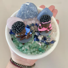 Erês Ibejis Crianças Altar - Cristais + Imagem + Suporte - Ametysta - Loja de Cristais 