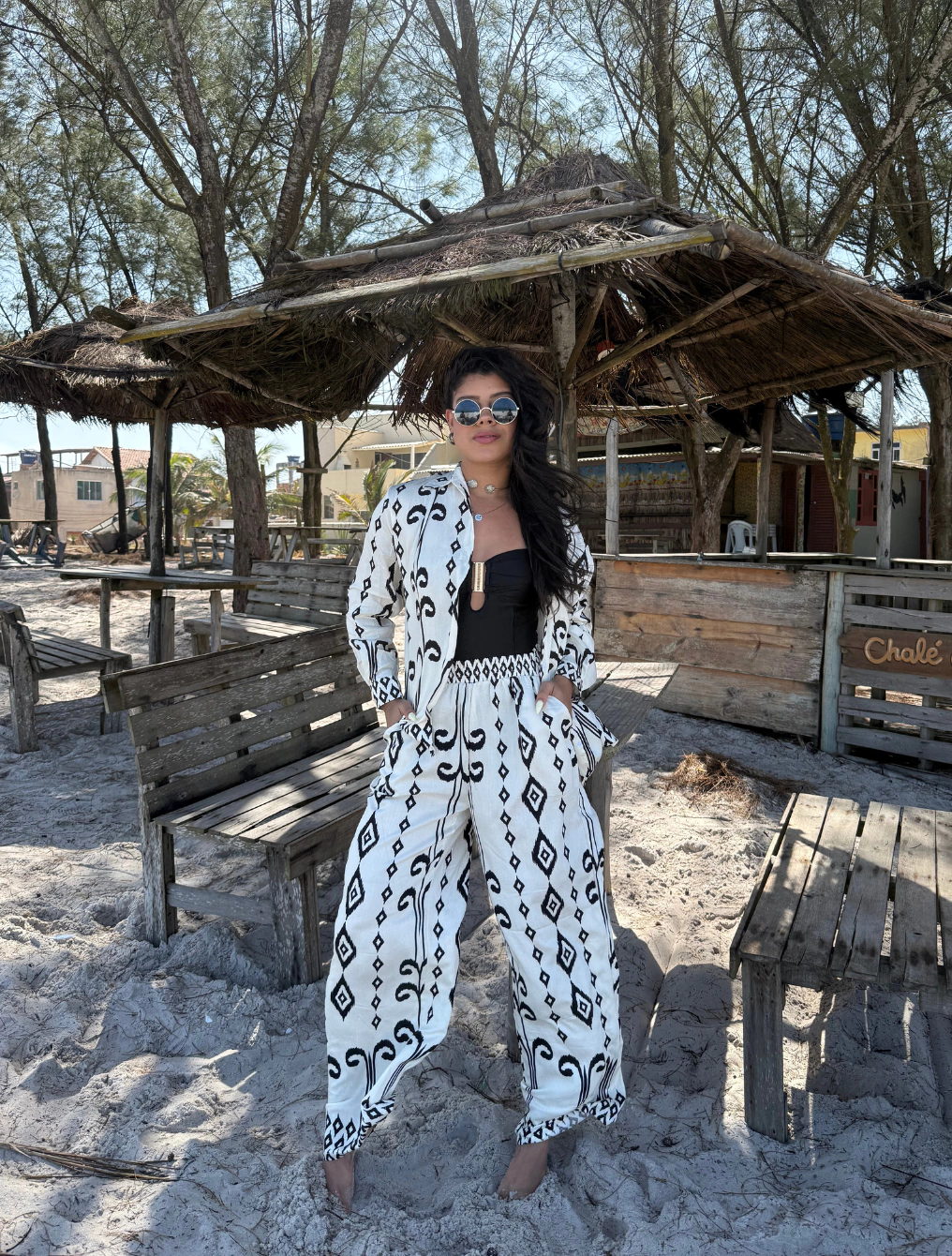 Conjunto Camisa Manga Longa e Calça Pantalona Fluida Estampada Pantera | Off White