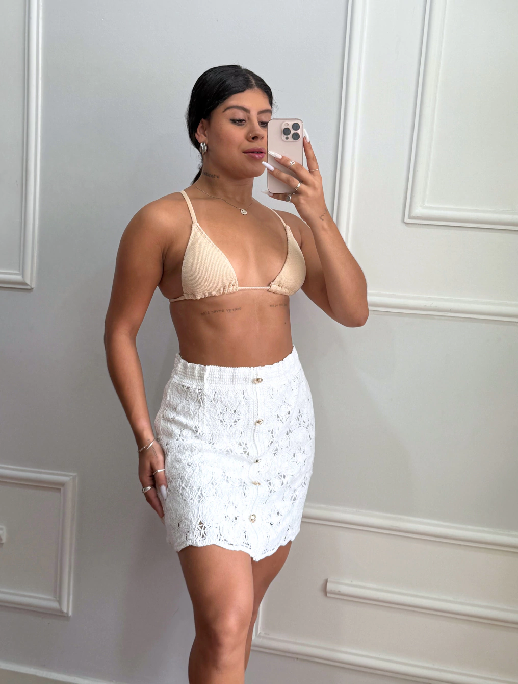 Saia Feminino de Praia Comprimento Médio de Croche Com Botões Grécia | Off White