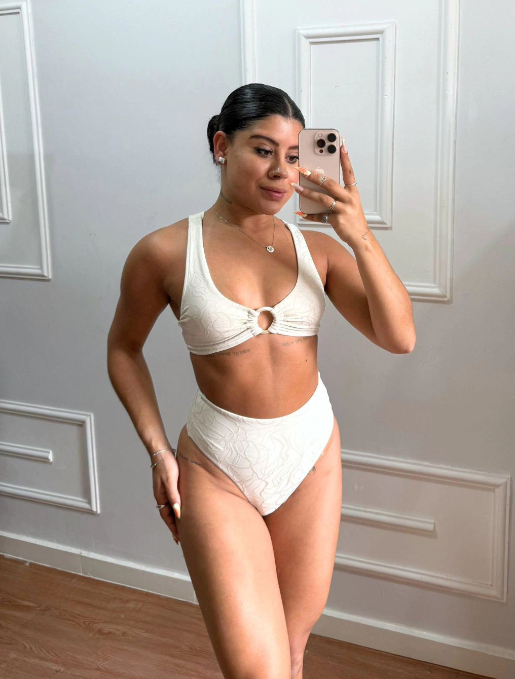 Biquíni Top com Argola Frontal e Calc Hotpant Texturizado Isadora | Off White
