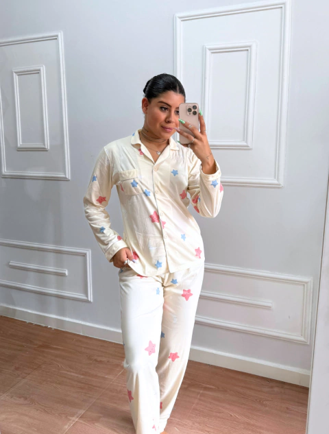 - Pijama Feminino Americano Com Camisa De Manga Longa e Calça Estrela | Bege - BellaMar