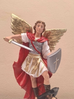 São Miguel Arcanjo de látex inquebrável 37 cm - comprar online