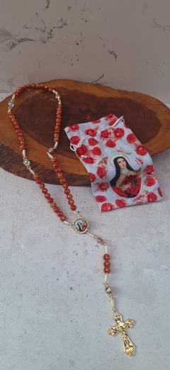 Terço Santa Teresinha com strass e bolsinha de tecido - comprar online